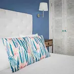 Nora Beach House 4